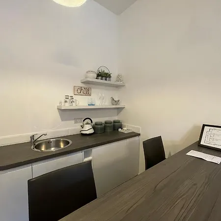 The Townhouse Boutique 4* 배로우인퍼니스